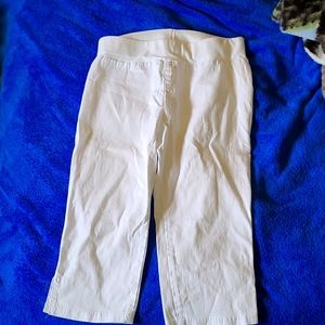 Maternity crop pants